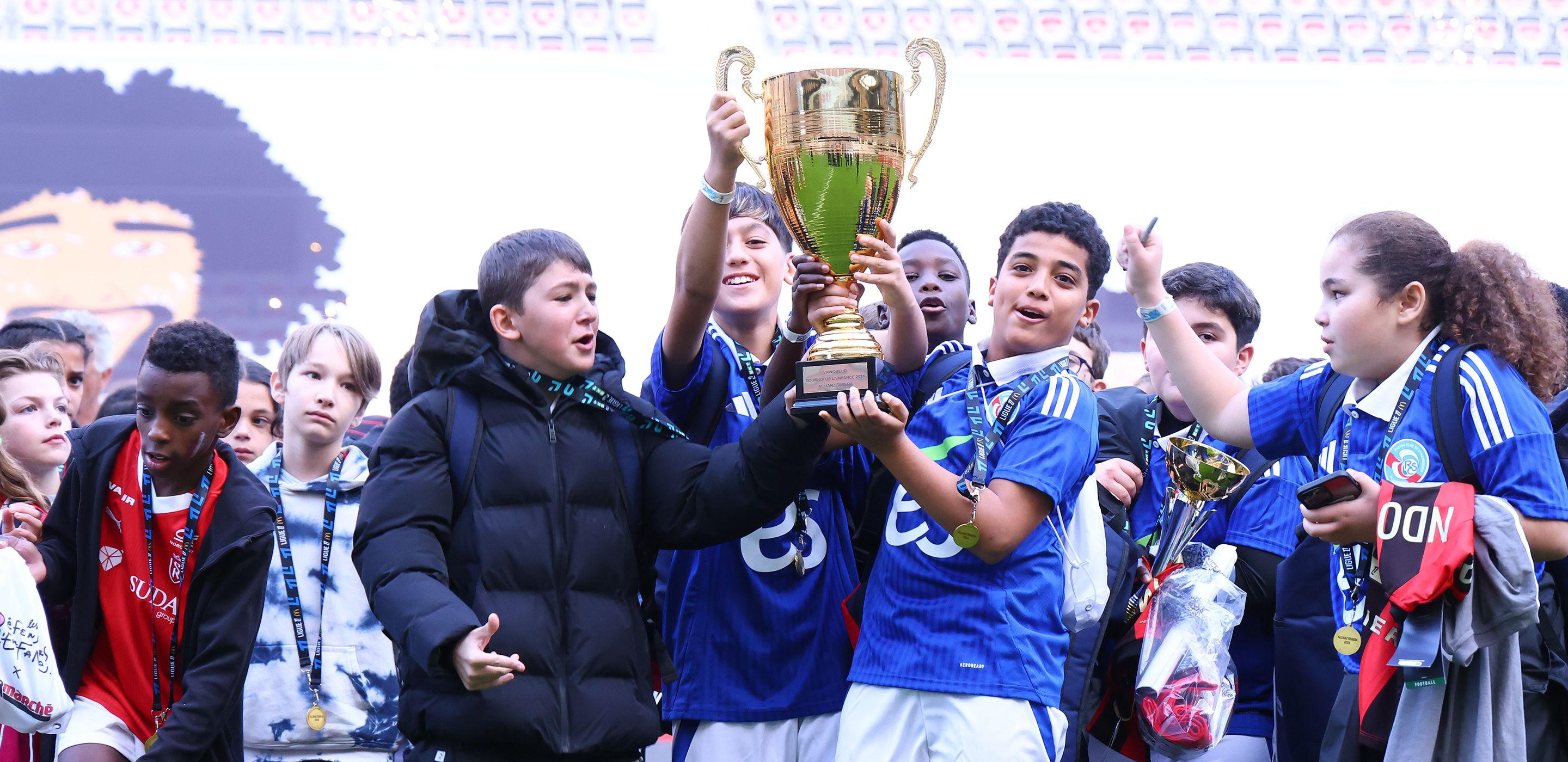 1911-2425-TOURNOI-ENFANCE-GROUPE-ARTICLE-1.jpg
